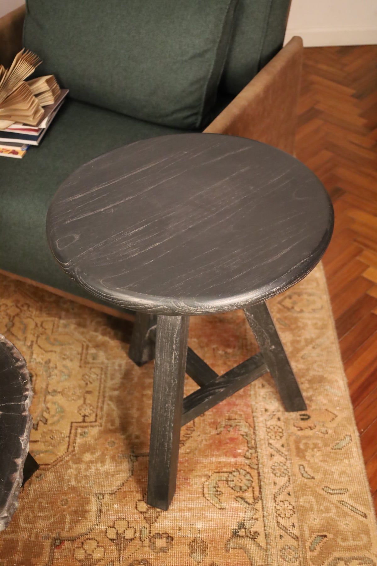 Mesa Lateral Redonda Negra de Madera