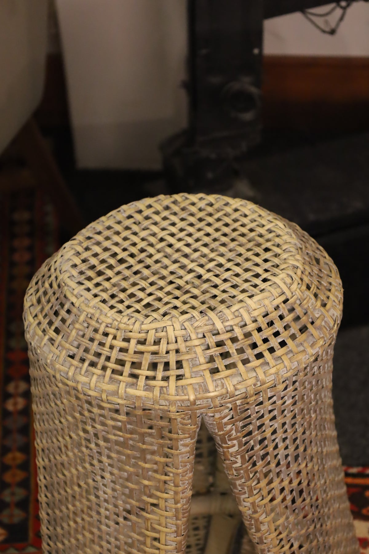 Stool de Rattan Alto