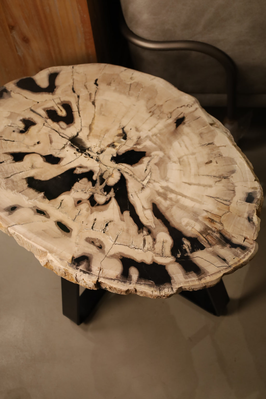 Mesa Lateral de Madera Petrificada