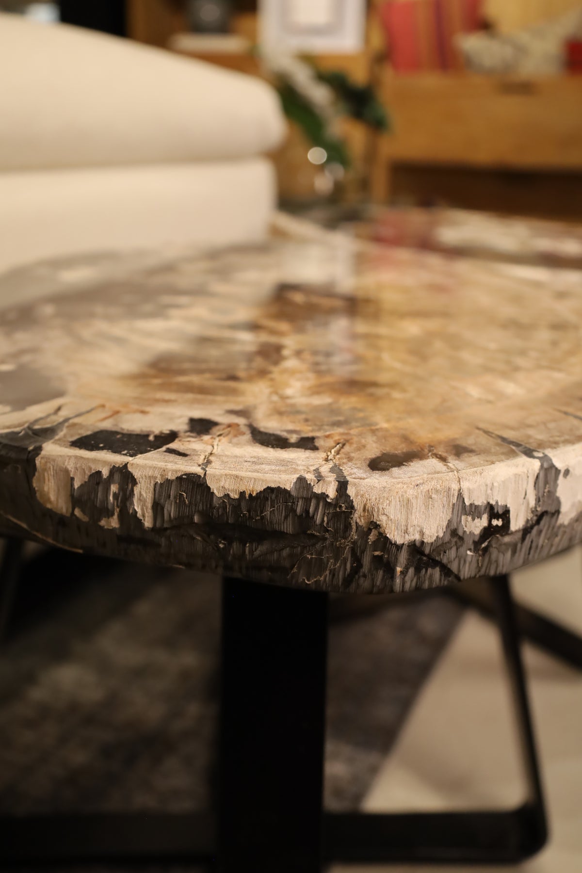 Mesa Lateral de Madera Petrificada